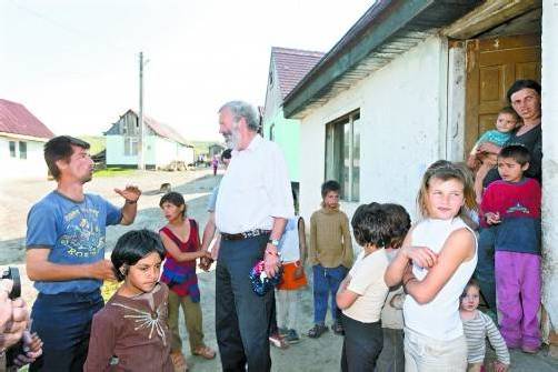 Für „seine“ Kinder setzt Pater Georg Sporschill alle Hilfshebel in Bewegung. Foto: Mathis