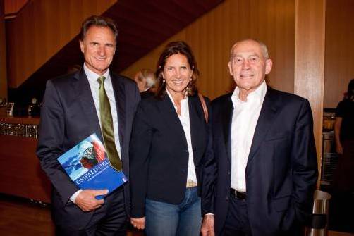 Gastgeber mit Gastreferent: Präsident Manfred Rein (l.) mit Angelika sowie Prof. Oswald Oelz. Fotos: FRANC