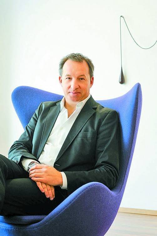Günter Salzmann: „Der Handel mit Kunst in Form der neuen Galerie ergänzt das eingeführte Konzept Wohnkultur optimal.“ Foto: Ursula Aichner