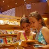 „Buch am Bach“ jetzt online buchen