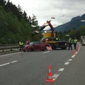 Mit Auto auf Sattelzug aufgefahren