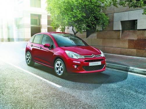 2002 als putzige Knutsch-Kugel gestartet, ist kürzlich der erneuerte Citroën C3 mit optionaler „Zenith-Windschutzscheibe“ neu auf den Markt gefahren.