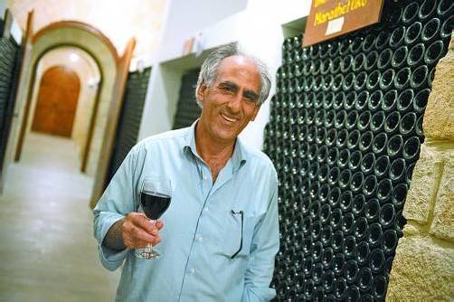 Andreas Kyriakides hat das Handwerk von seiner Familie gelernt und baut mit Leidenschaft Wein an. Foto: beate rhomberg