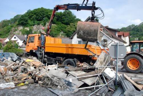 Aufräumarbeiten in der vom Donau-Hochwasser hart getroffenen Region Mahrbach. Foto: APA, PRESSESTELLE BFK-MÖDLING