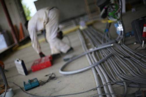 Bau- und Baunebengewerbe stützen die Wirtschaft. Überhaupt sind die KMU Felsen in der wirtschaftlichen Brandung. Foto: Hartinger