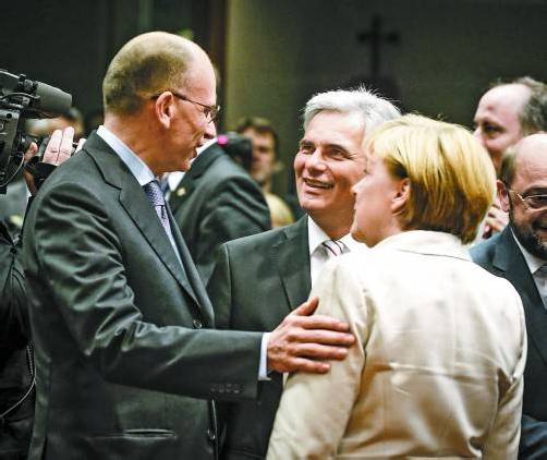 Bundeskanzler Faymann (Mitte) mit Italiens Premier Letta und der deutschen Kanzlerin Merkel. Foto: APA