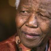 Mandela laut Enkel auf Weg der Besserung