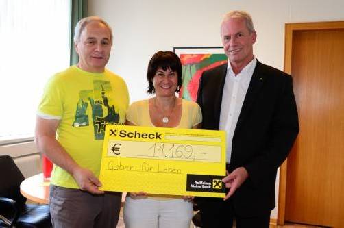 Der Mitorganisator der Typisierung in Altach, Erich Brändle, Susanne Marosch und Gottfried Brändle. Foto: hbr