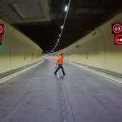 Frühjahrsputz im Autobahntunnel