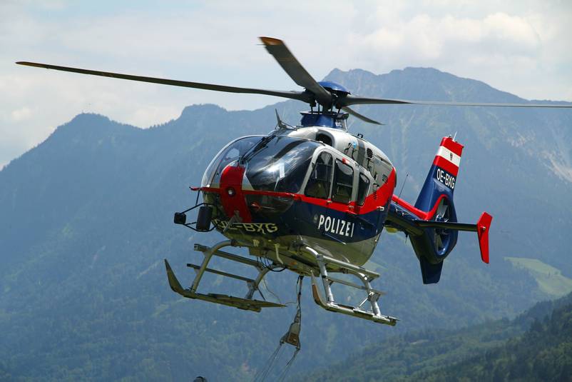 Nachdem sich eine Niederländerin nach einer Erschöpfungspause selbstständig auf den Weg gemacht hatte, musste sie vom Polizeihubschrauber geborgen werden. ⇒vol