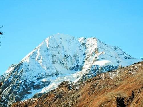 Die Königsspitze ist Teil der Ortlergruppe. Sie ragt 3851 m in die Höhe und wurde 1854 zum ersten Mal bestiegen. Foto: Thaflo
