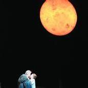 Blutroter Mond und 25 Minuten Applaus