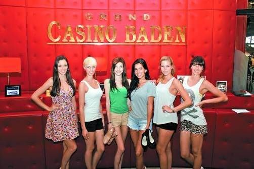 Gut gelaunte Missen bei den Proben im Casino Baden: Sarah Oberhauser (Miss Steiermark), Sarah Pils (Miss Niederösterreich), Angelika Albrecht (Miss Vorarlberg), Michelle-Monique Gotal (Vizemiss Vorarlberg), Tanja Doppelreiter (Miss Kärnten) und Ena Kadic (Vizemiss Tirol, v. l.). Fotos: Zud