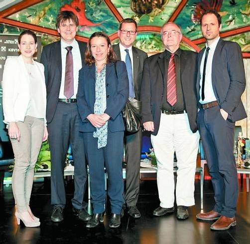JVW-Vorsitzende Stefanie Walser (l.) mit Bernhard Feigl sowie Michaela Kleedorfer, Johannes Ortner, Herbert Bösch und Marco Tittler.