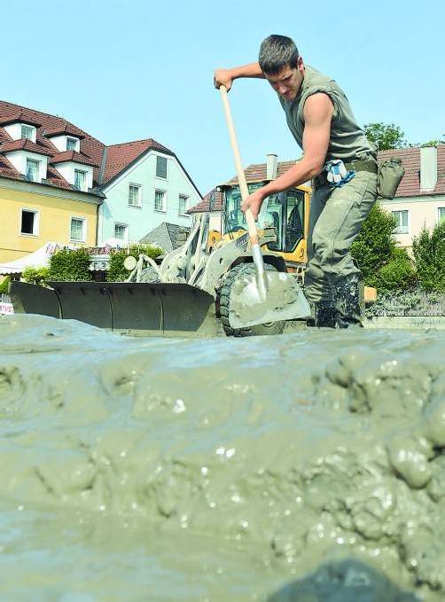 Katastrophenschutz. Nach der Grundausbildung soll es die Möglichkeit geben, sich auf Assistenztätigkeiten zu spezialisieren: Katastrophenschutz, Sicherung von Grenzen und kritischen Infrastrukturen (z. B. Kraftwerke).