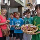Brötchen für Caritas-Aktion verkauft
