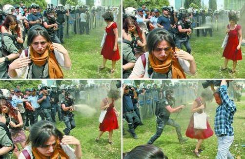 Symbolträchtige Bilder von den ersten Protesten auf dem Taksim-Platz, die den Unmut über das Erdogan-Regime mit angeheizt haben dürften: Ein Polizist attackiert eine friedfertig wirkende Frau mit Tränengas. Foto: RTS
