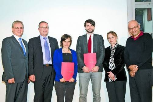 Vizebürgermeister Günter Linder, Preisträger Léda Forgó und Saša Stanišic, Jurymitglieder Anna Mitgutsch und Zafer Senocak.
Foto: Schwendinger
