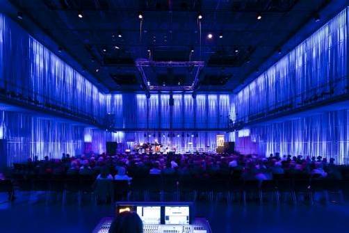 Zumtobel beleuchtet auch das Opernhaus in Reykjavik.  