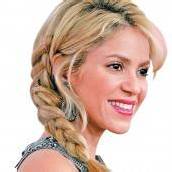 Shakira stillt für ihr Leben gern