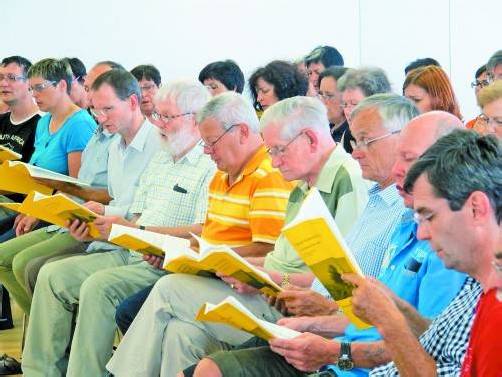 95 Sänger zwischen 14 und 80 Jahren aus den Kirchenchören des Landes nahmen an den „Tagen der Kirchen­musik“ teil. Foto: JU