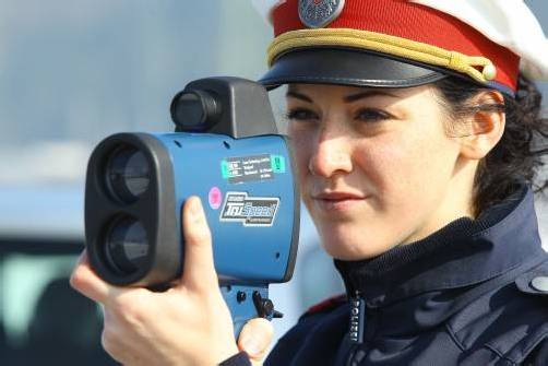 Bundespolizei Polizei; Verkehr Lasermessung GEschwindigkeitsmessung