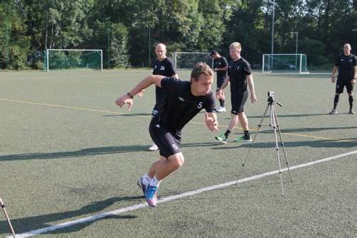 Der Kapitän (Christoph Stückler) setzt zu einem Sprint an.