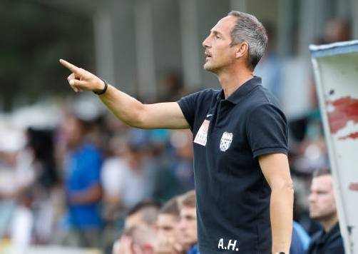 Der ehemalige Teamfußballer Adi Hütter feiert heute mit Grödig gegen Ried seine Premiere auf der Bundesliga-Trainerbank. Foto: gepa
