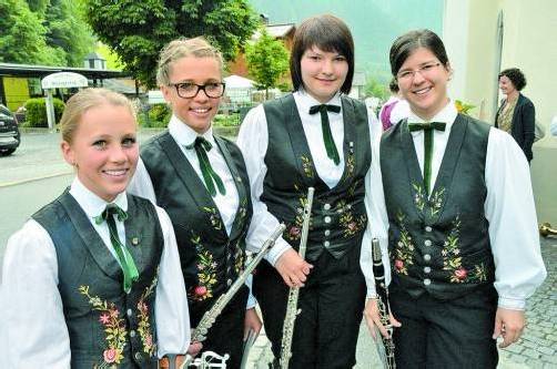 Die Musikantinnen des Fraßenechos aus Raggal ließen sich das Bezirksmusikfest in Dalaas nicht entgehen. Foto: dob