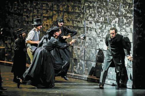 Die Oper „Der Kaufmann von Venedig“ ist das Lebenswerk des polnischen Komponisten André Tchaikowsky (1935–1982), der nach der Verfolgung in seiner Heimat unter anderem in England lebte. Fotos: VN/Steurer