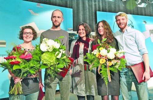 Die Preisträger Nadine Kegele (Publikumspreis), Heinz Helle (Ernst-Willner-Preis), Katja Petrowskaja (Ingeborg-Bachmann-Preis), Verena Güntner (Kelag-Preis) und Benjamin Maack (3sat-Preis). Foto: APA