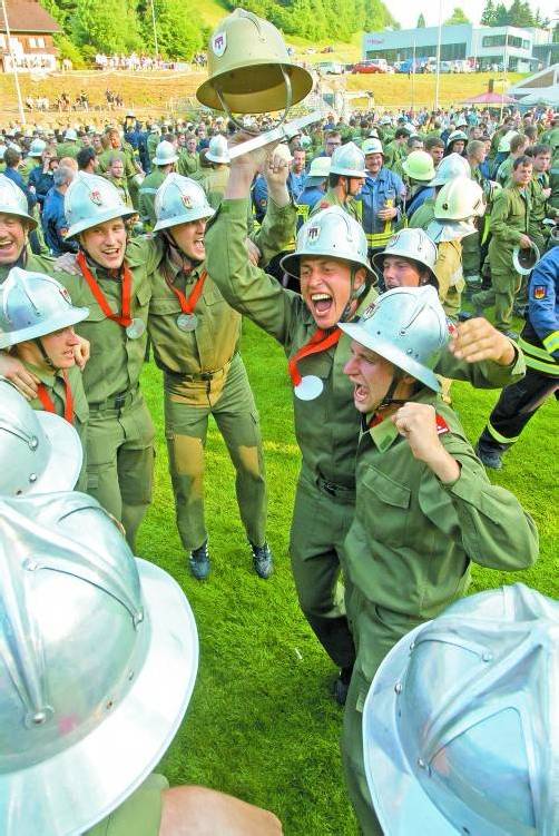 Die „Goldener Helm“-Gewinner: Schnifis hat die schnellste Feuerwehr des Landes. Fotos: VN/Steurer