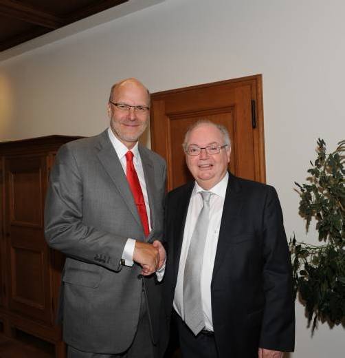 Eric Zillmer (l.) und Altbürgermeister Wolfgang Rümmele knüpften erste Kontakte zwischen Dornbirn und Philadelphia.  Foto: Hämmerle