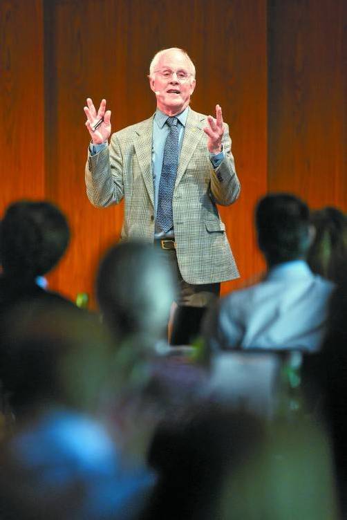 Faszinierte seine Zuhörer im Festspielhaus mit einem beeindruckenden Vortrag: David Gross. Foto: vn/steurer