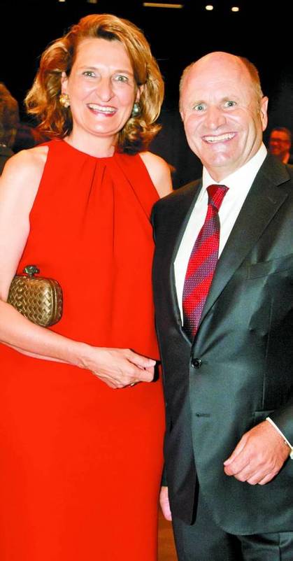 Festspielpräsident Hans-Peter Metzler mit Antje.