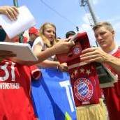 Schweinsteiger weg, Robben da