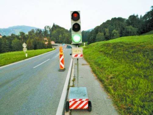 Gefährliche Aktion: Unbekannte entwendeten Baustellenampel.