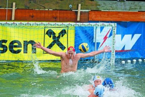 Goalie Philipp Höller wurde 2012 als wertvollster Spieler des Bodensee-Cups ausgezeichnet. Bei der Jubiläumsauflage am Wochenende wird der Bregenzer im Team International Waterpolo Vienna (IWV) im Einsatz sein. Foto: privat