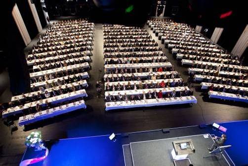 Im Bregenzer Festspielhaus erfahren die rund 700 Teilnehmer des Vorarlberger Wirtschaftsforums Visionen und neue Ideen für die gesellschaftliche und wirtschaftliche Zukunft. Foto: VN/Hartinger