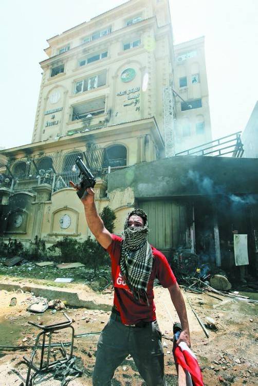 In Ägypten herrscht das blanke Chaos. foto: epa