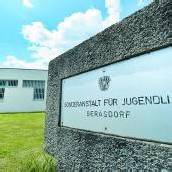 Fischer will Gnade bei Jugendlichen