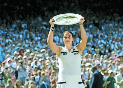 Marion Bartoli machte das Damen-Finale in Wimbledon gegen Sabine Lisicki zu einer einseitigen Angelegenheit. Foto: ap