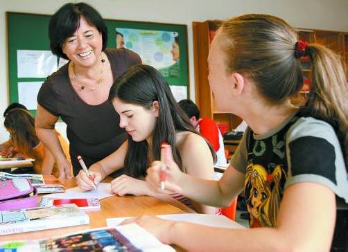 Regierungsangebot: 2420 Euro Startgehalt, 4330 Höchstgehalt für künftige Lehrer. Foto: APA