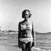 Eine Bikini-Schönheit in Frankreich