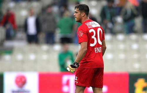 Bot eine überragende Leistung: Grödig-Goalie Kevin Fend. Gepa