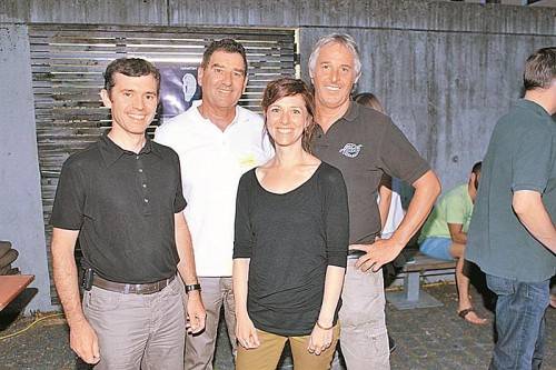Bürgermeister Martin Summer (l.) mit Gemeinderat Helmut Jenny sowie Rebecca Frick und Armin Wille vom Alten Kino. Fotos: AME