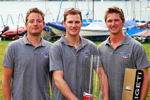 Das siegreiche Trio Benedikt Höss, Max Trippolt und Hanno Sohm (v. l.) beim Event am Achensee. Foto: thüringer