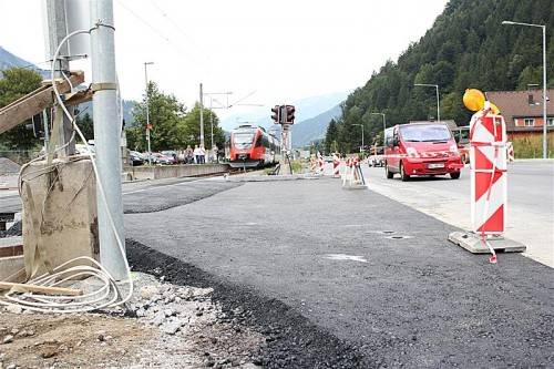 Die Bauarbeiten für den Kreuzungsumbau im Bereich der L 188 bei der Ortseinfahrt von Vandans stehen kurz vor dem Abschluss. Foto: Schwald