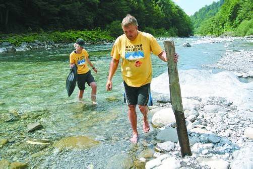 Die Freiwilligen zogen jede Menge Müll aus den Flussläufen. Alpenverein