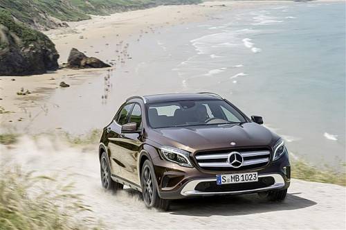 Die ersten offiziellen Fotos des Kompakt-SUV Mercedes GLA, der in Frankfurt auf der IAA Weltpremiere feiert. Fotos: Werk